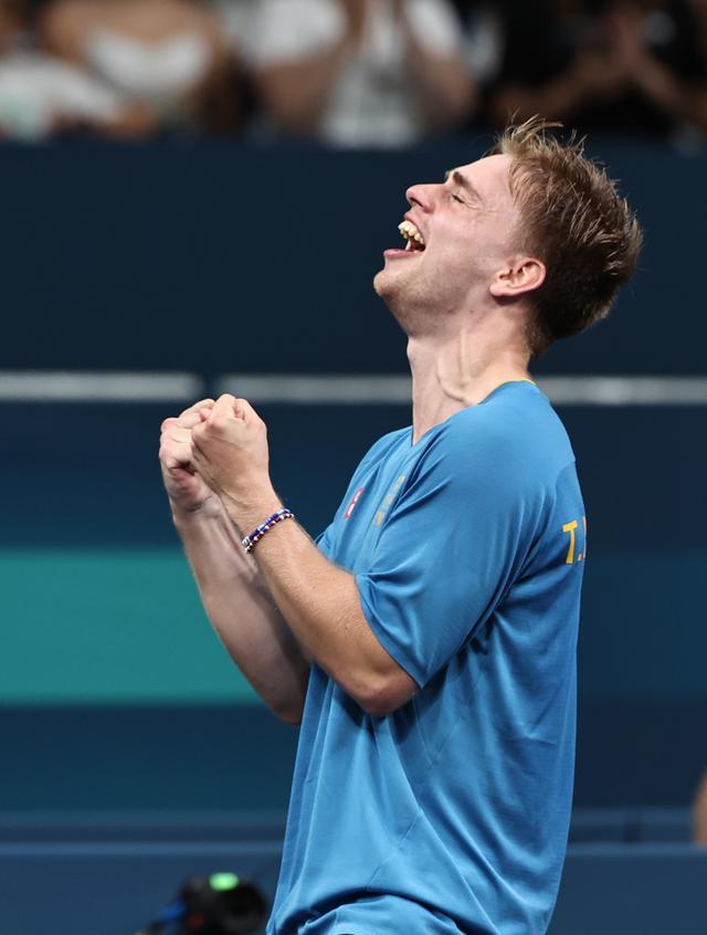 然结束得比 然结束得比