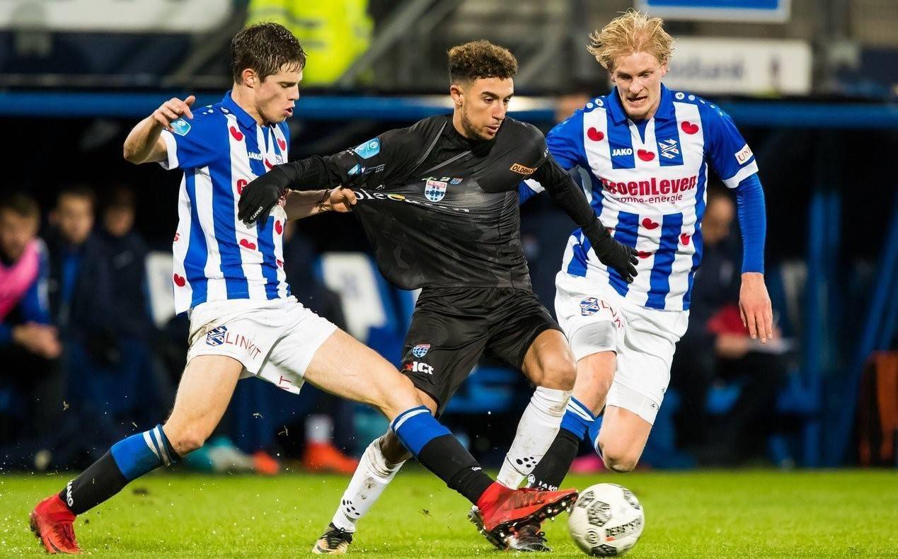 承受着更大 承受着更大