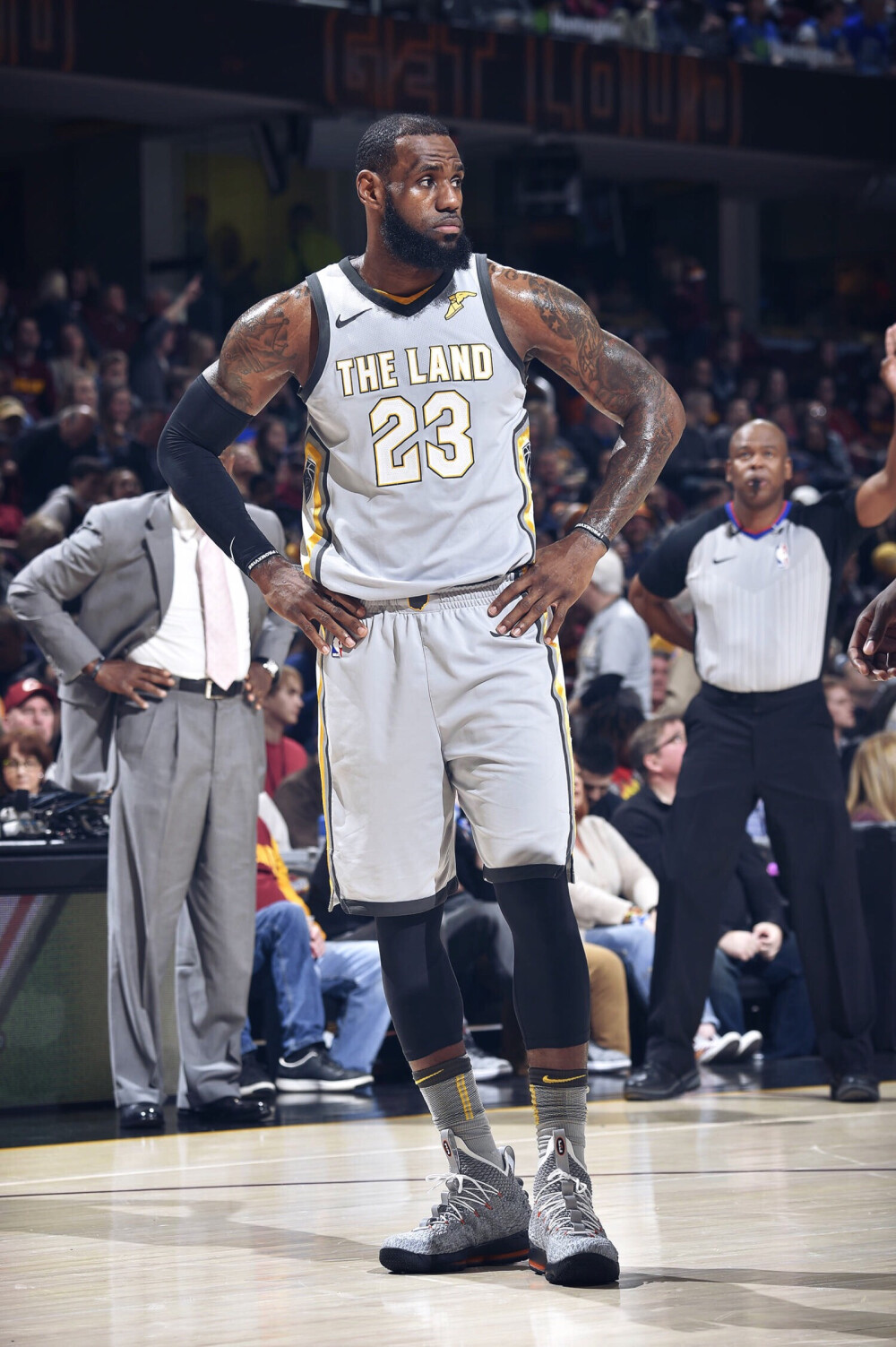 配合后点包 配合后点包